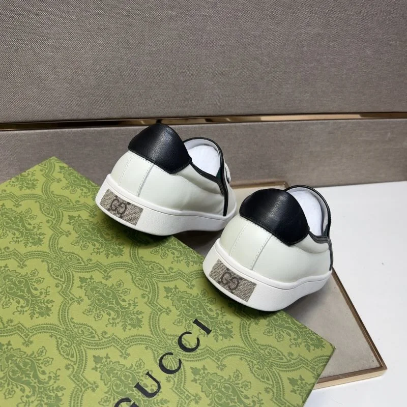 Minimalist Gucci Low Shoes 25659