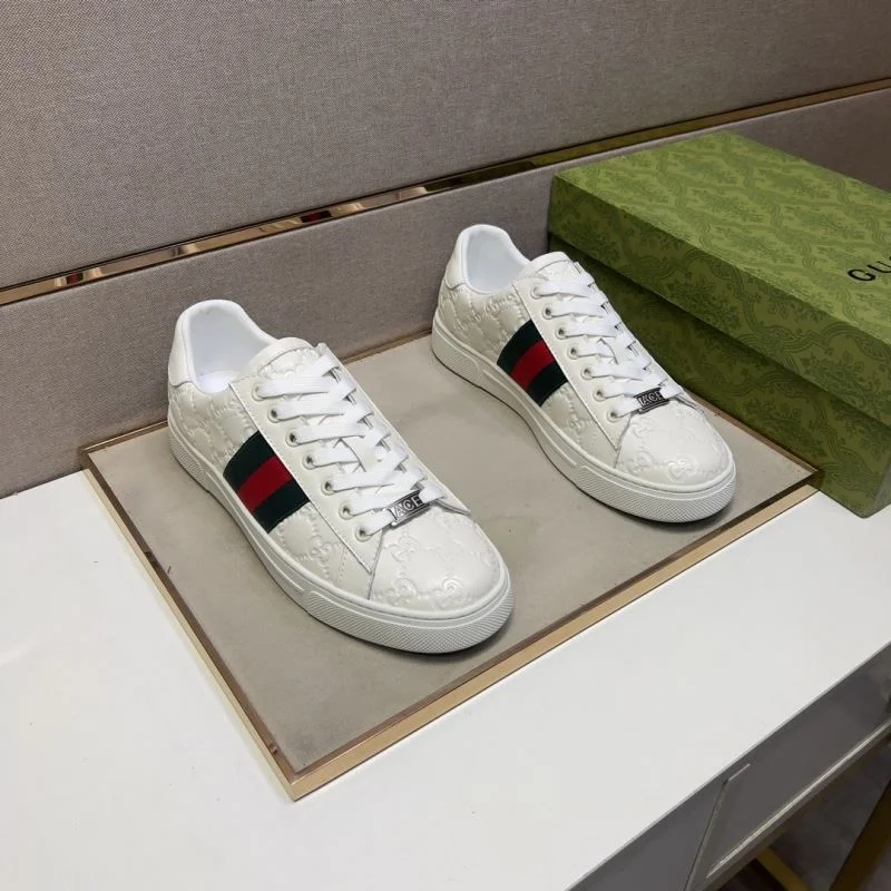 Gucci Low Shoes EyeCatching 25665