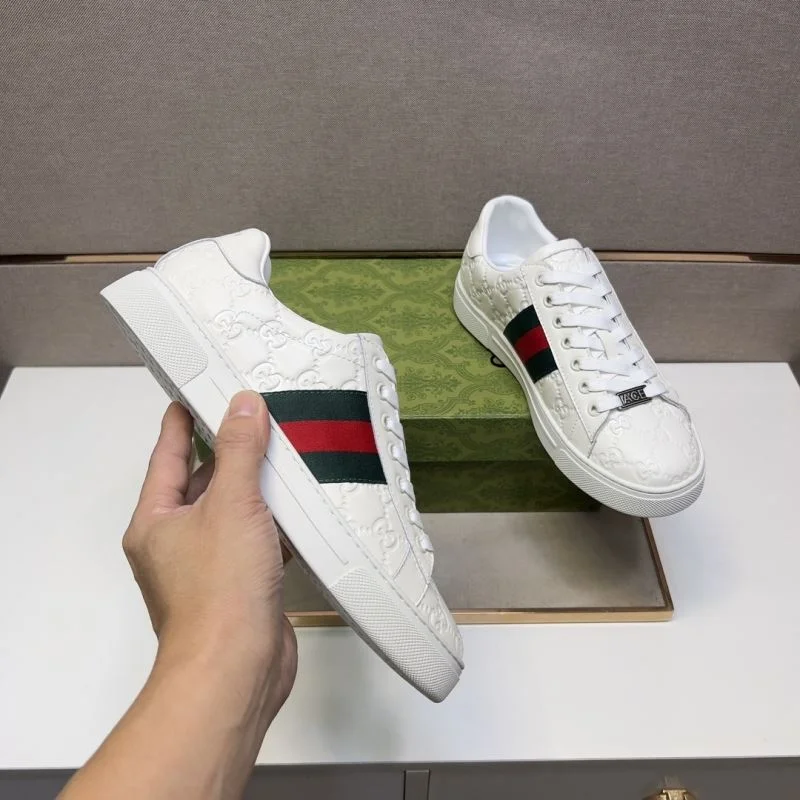 Gucci Low Shoes EyeCatching 25665