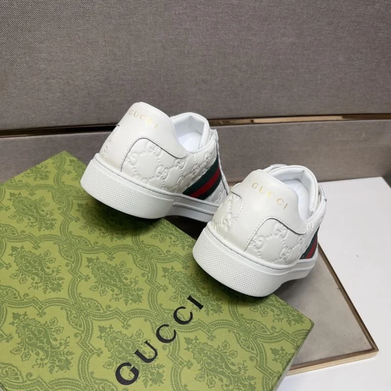 Gucci Low Shoes EyeCatching 25665