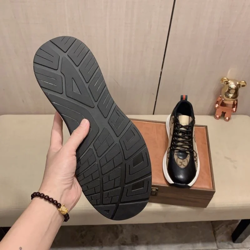 Minimalist Gucci Low Shoes 25646
