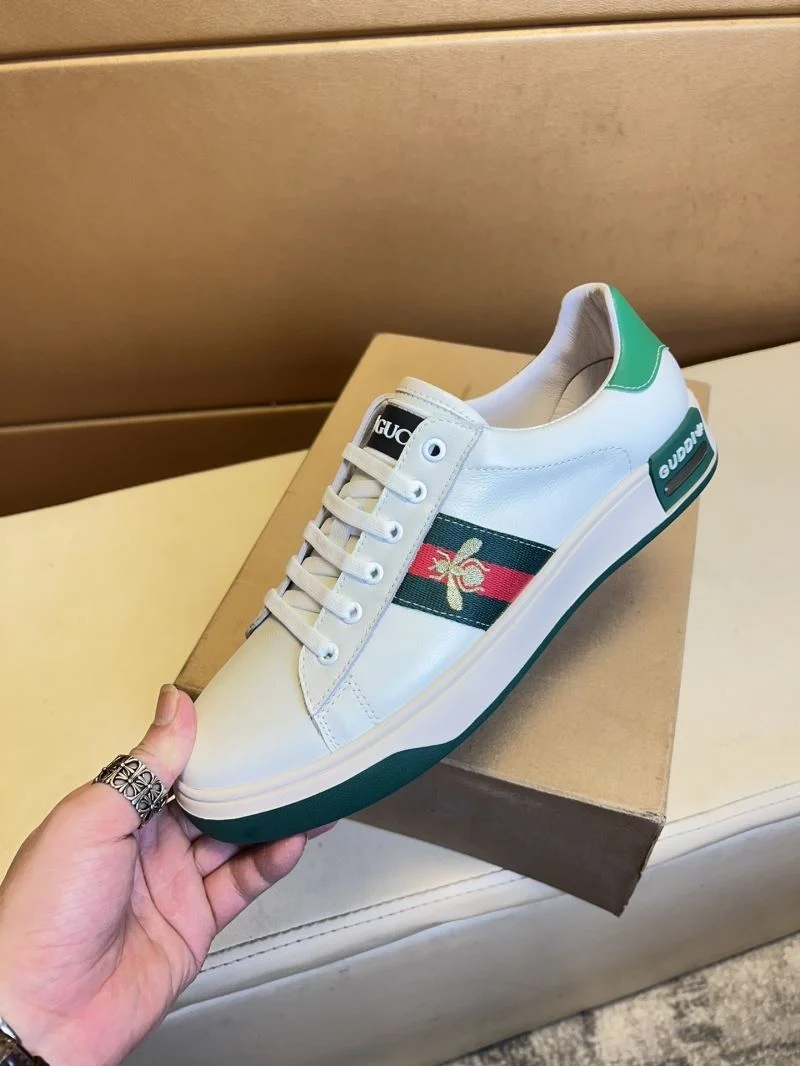 Unique Gucci Low Shoes 25647