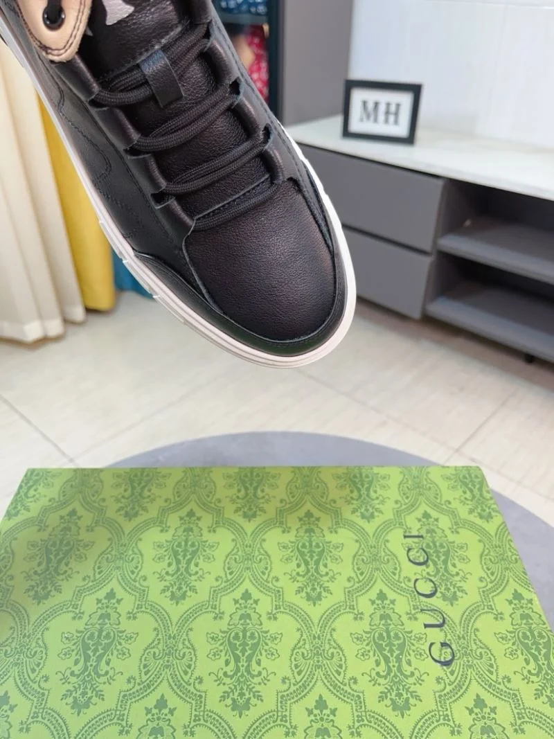 Gucci Low Shoes Elegant 25640