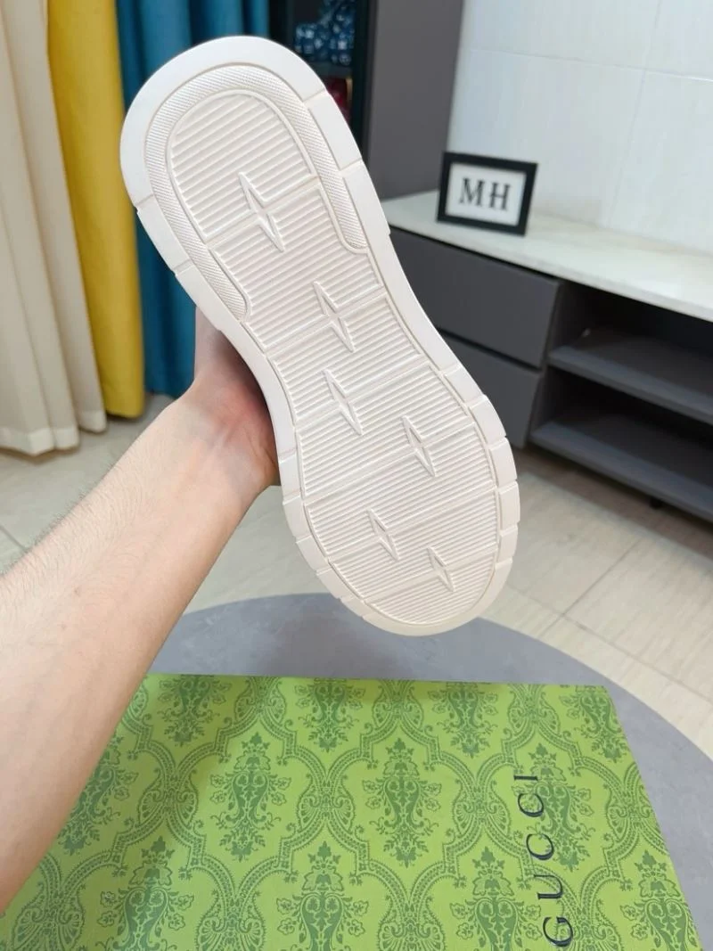 Gucci Low Shoes Elegant 25640
