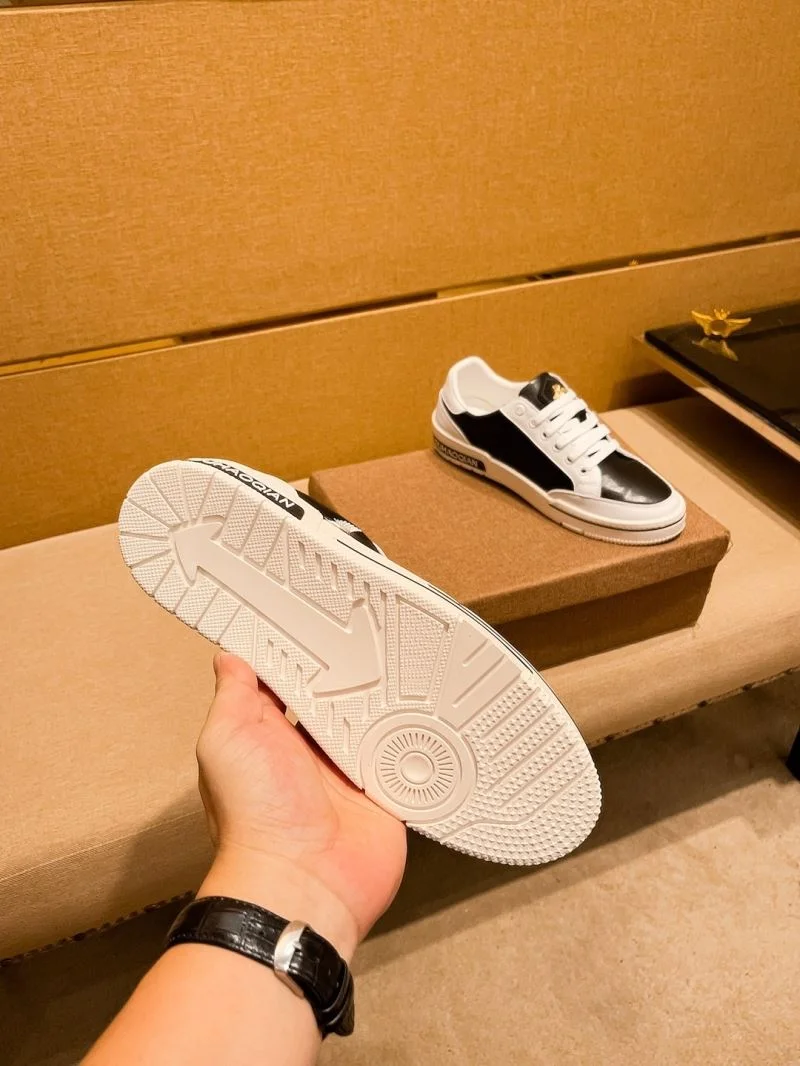 EyeCatching Gucci Low Shoes 25676