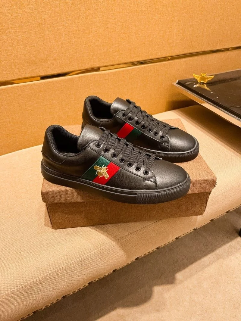 Gucci Low Shoes Sophisticated 25617