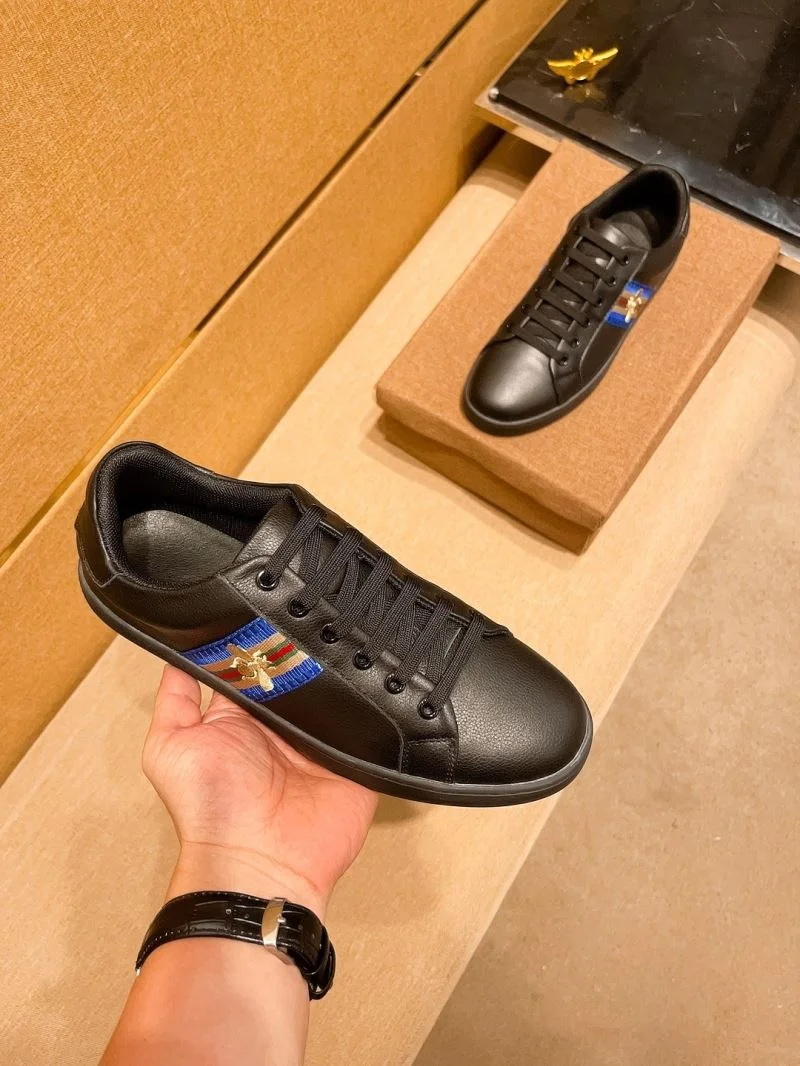 Gucci Low Shoes MultiPurpose 25772