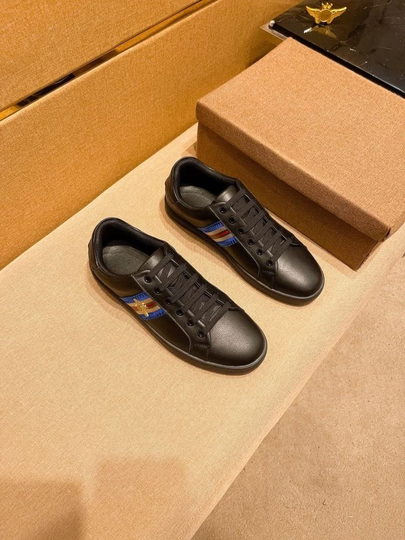 Gucci Low Shoes MultiPurpose 25772