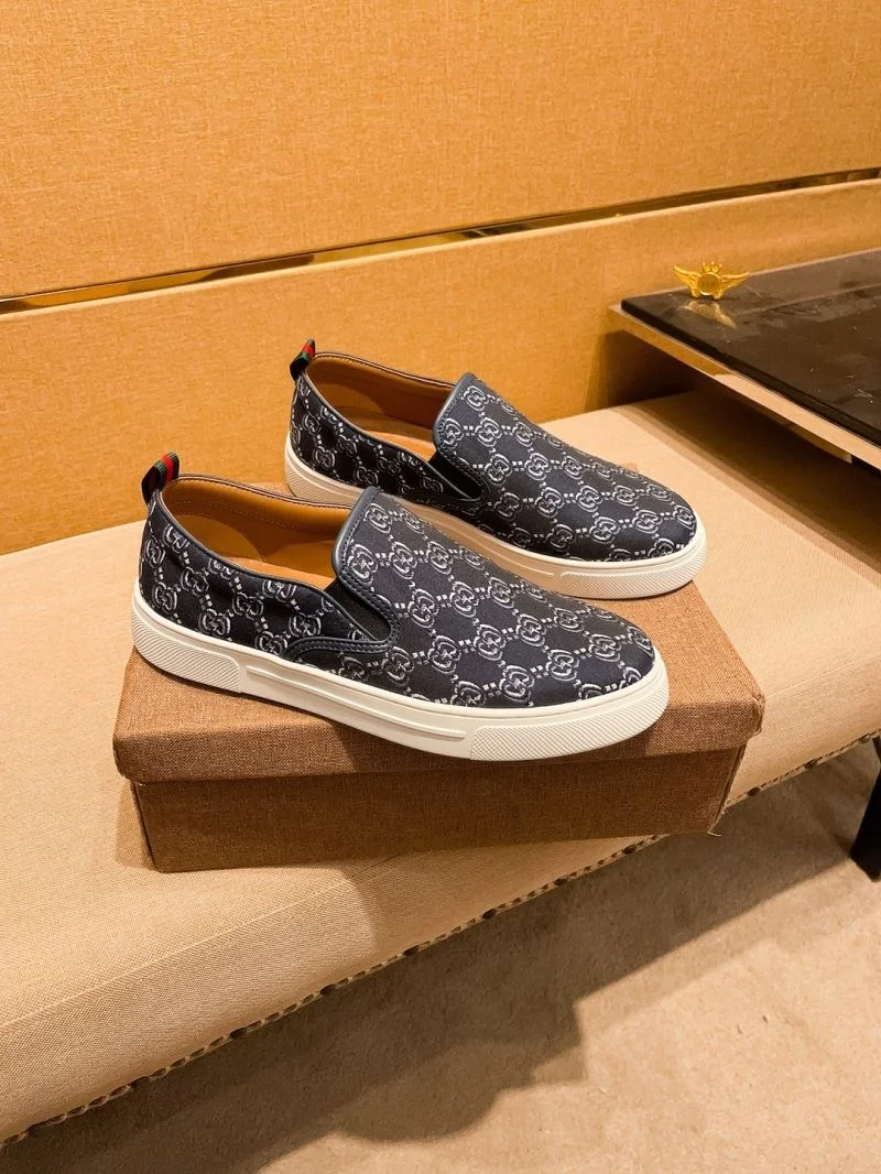 Gucci Low Shoes TopPick 25627