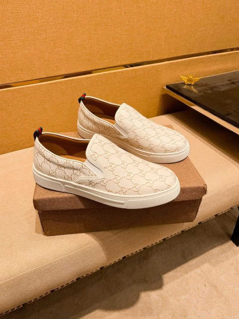 Gucci Low Shoes Versatile 25611