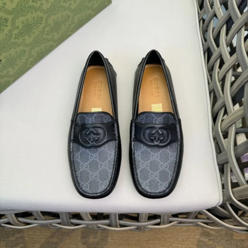 Gucci Low Shoes Vibrant 25645