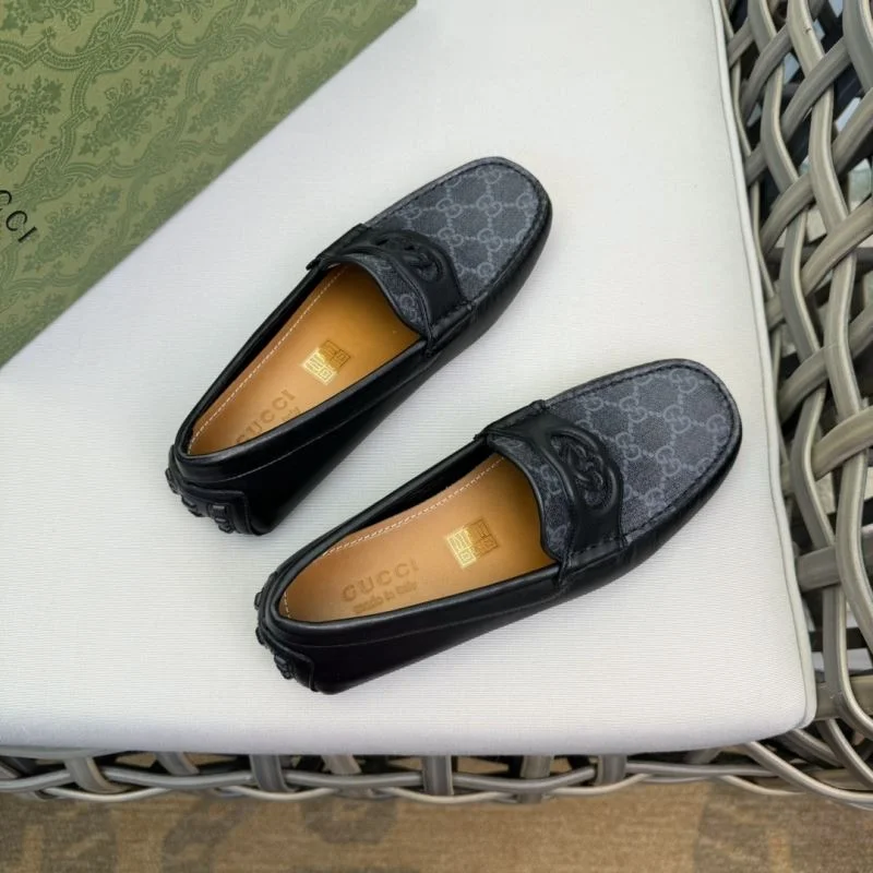 Gucci Low Shoes Vibrant 25645