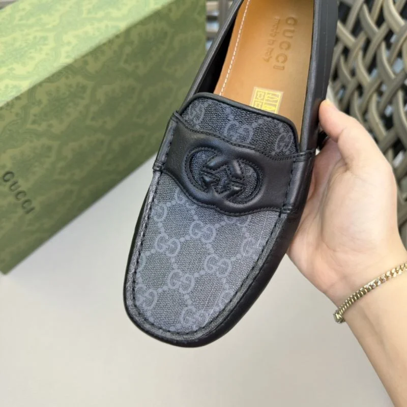 Gucci Low Shoes Vibrant 25645