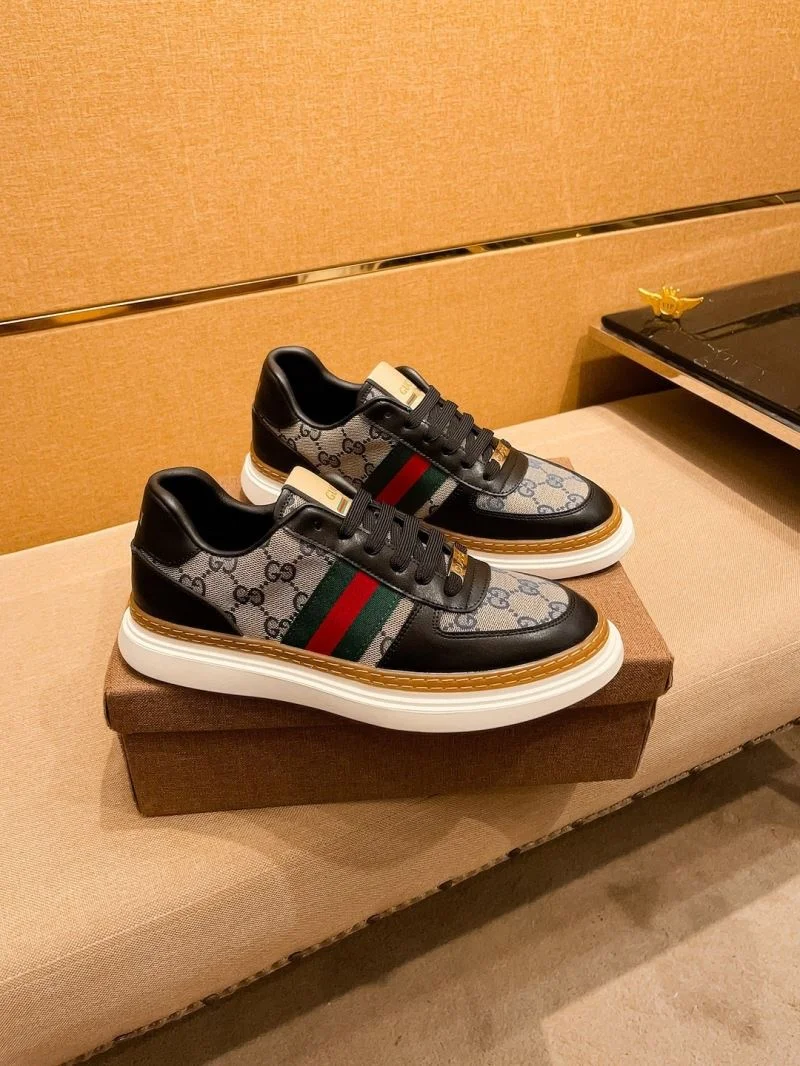 Gucci Low Shoes Sleek 25595