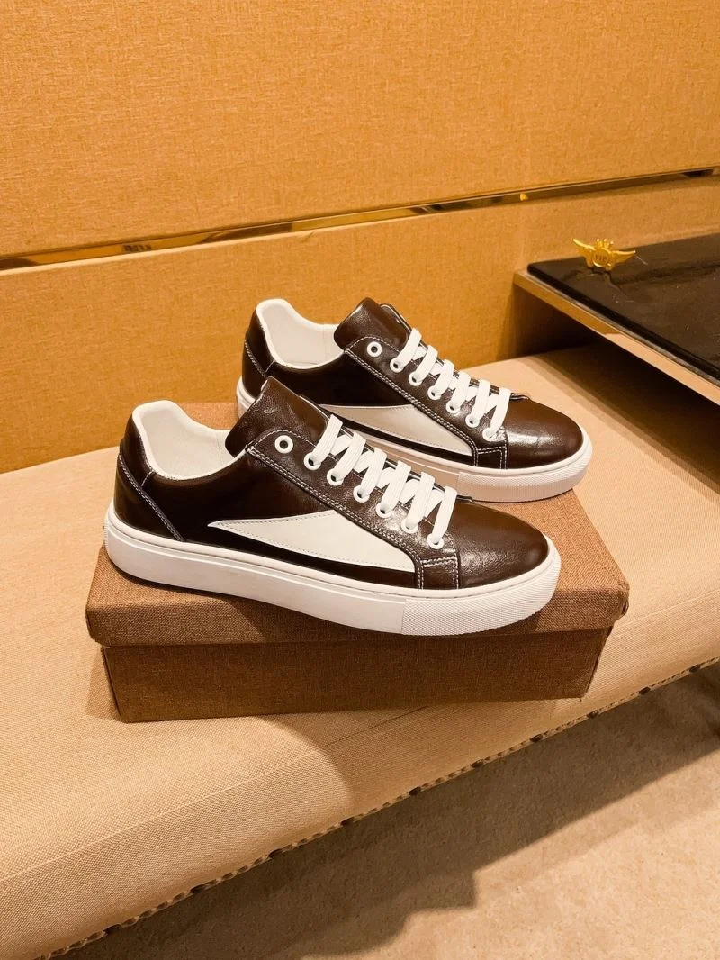 Snug Gucci Low Shoes 25592