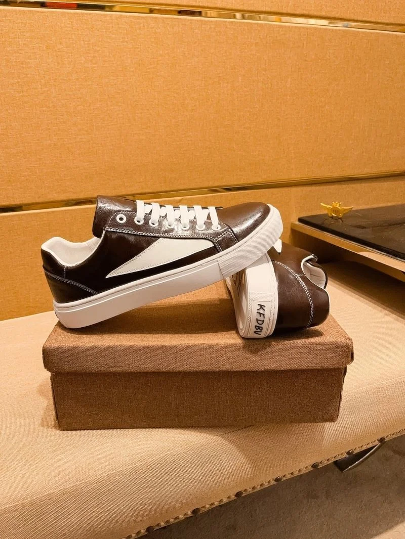 Snug Gucci Low Shoes 25592