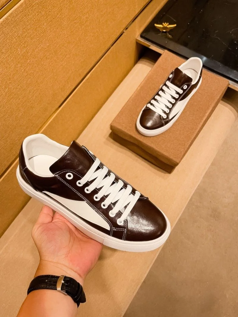 Snug Gucci Low Shoes 25592