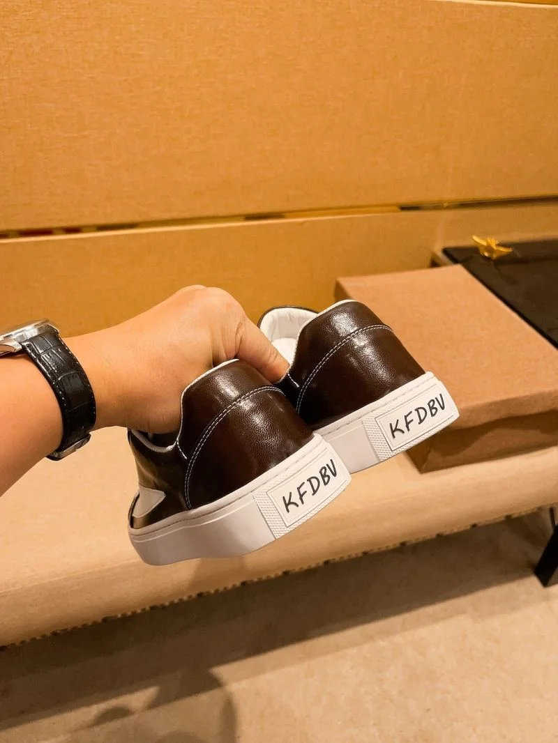 Snug Gucci Low Shoes 25592