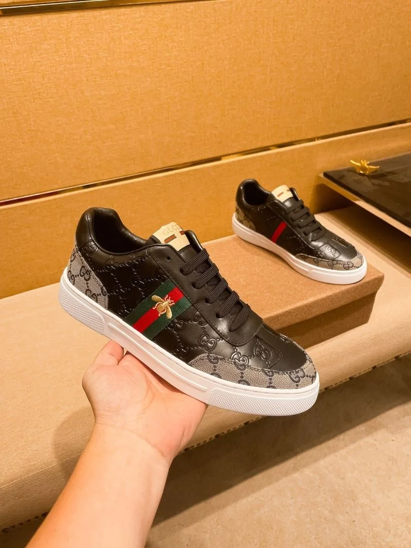 Effortless Gucci Low Shoes 25582