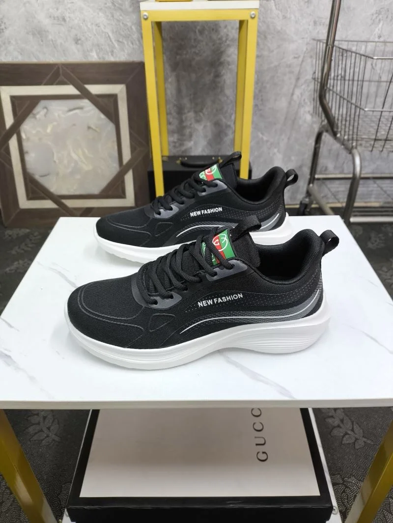 WaterResistant Gucci Low Shoes 25596