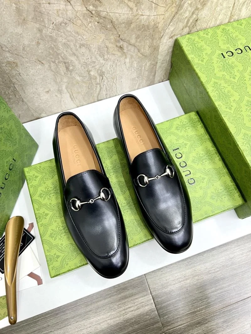 Fashionable Gucci Low Shoes 25480