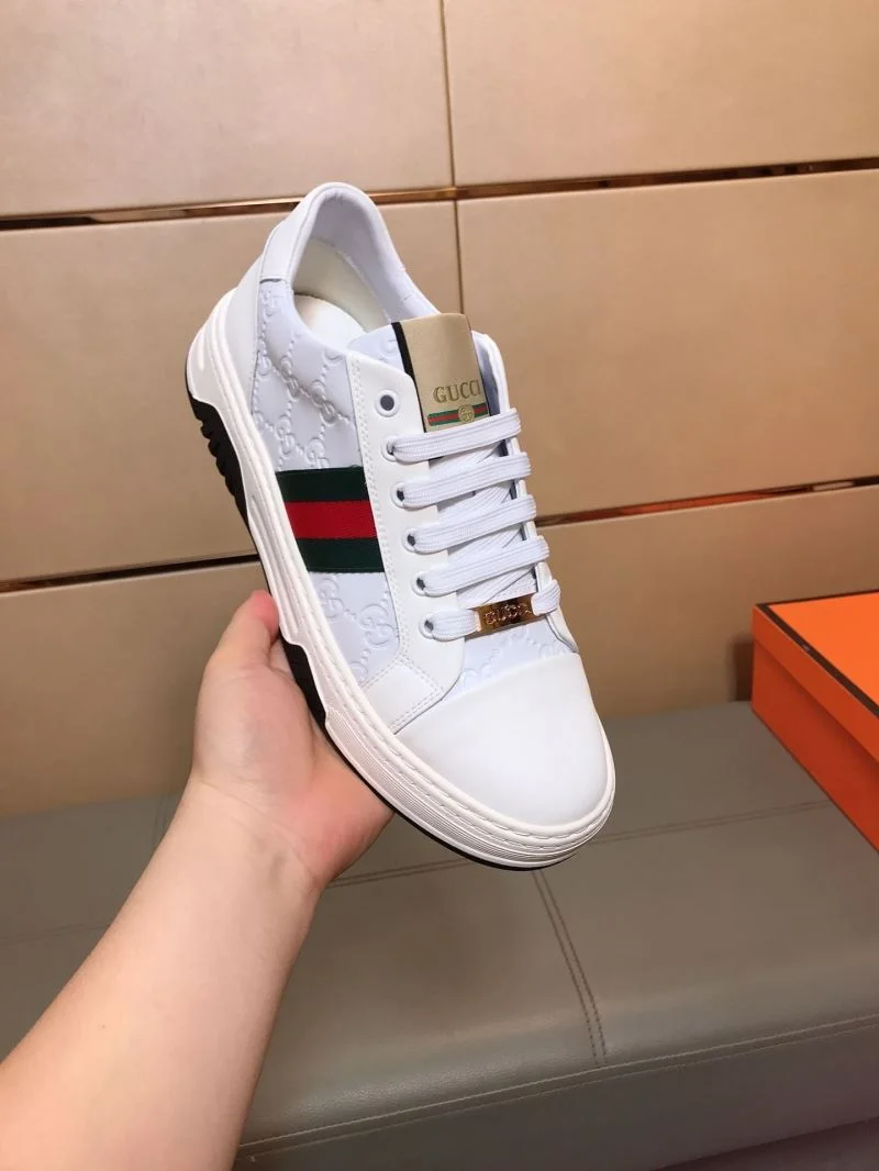 Seasonal Gucci Low Shoes 25455