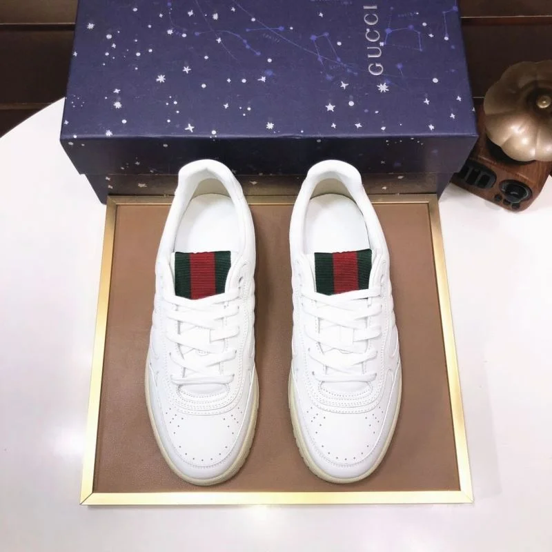 Effortless Gucci Low Shoes 25430