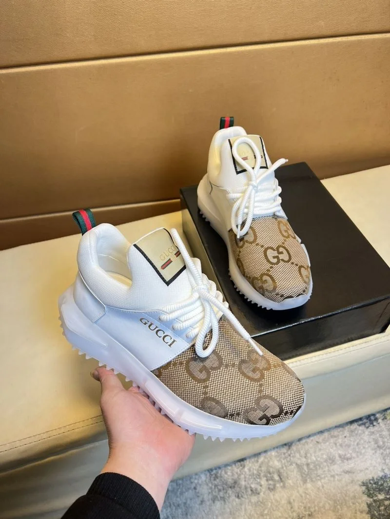 Flexible Gucci Low Shoes 25416