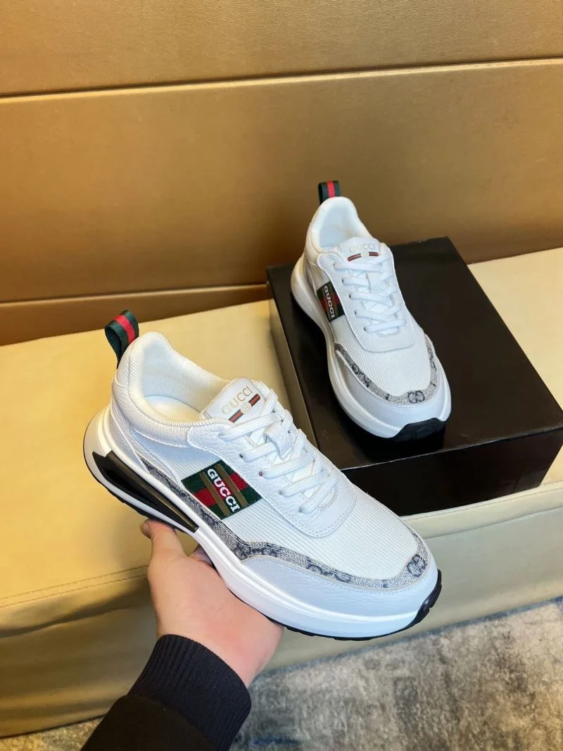 Snug Gucci Low Shoes 25406