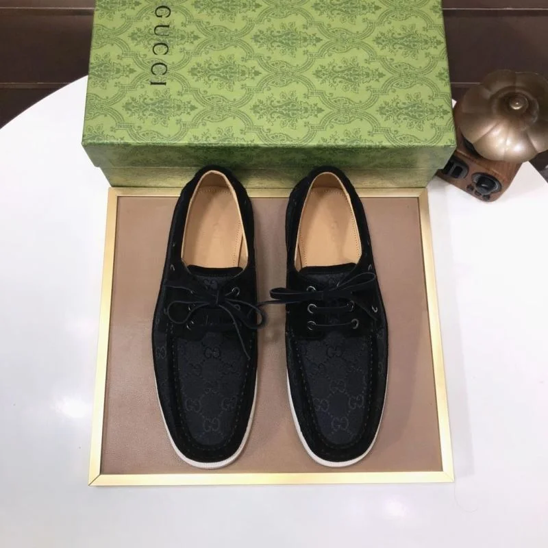 Elegant Gucci Low Shoes 25394