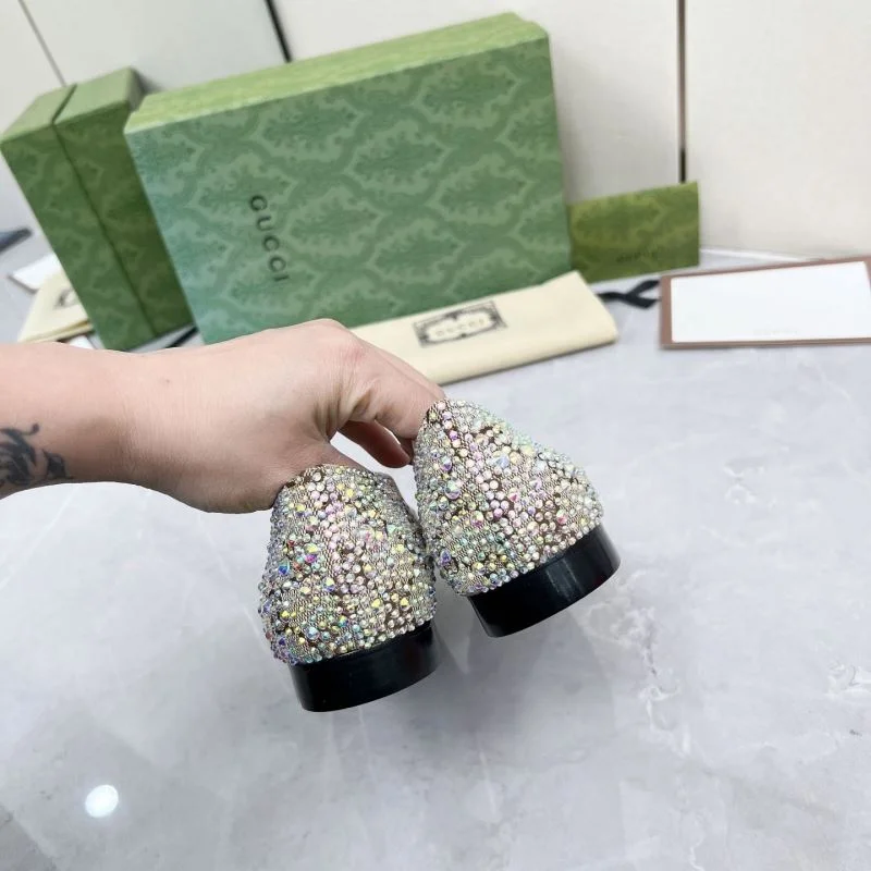 Lightweight Gucci Low Shoes 26042