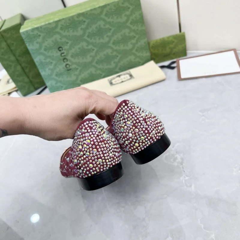 Elegant Gucci Low Shoes 26038