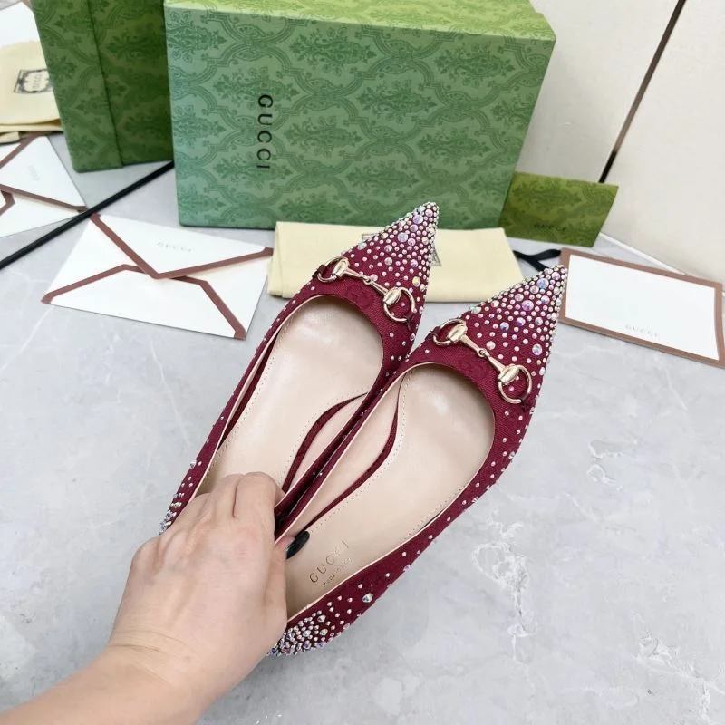 Elegant Gucci Low Shoes 26038