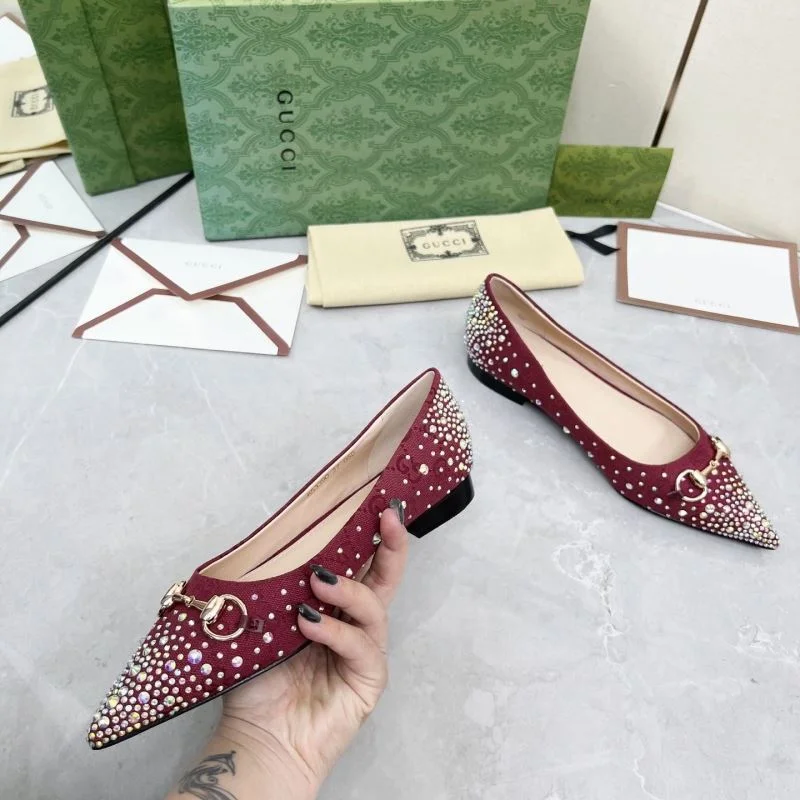 Elegant Gucci Low Shoes 26038