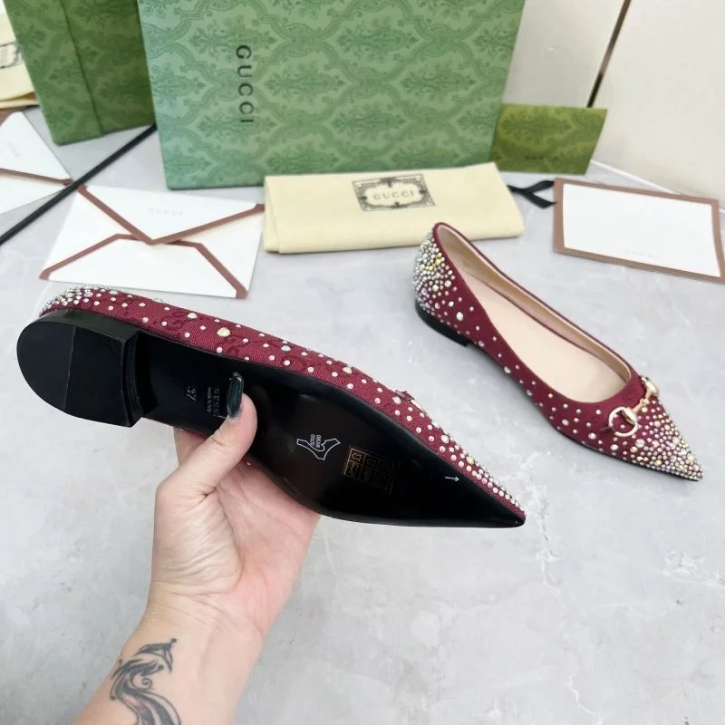 Elegant Gucci Low Shoes 26038