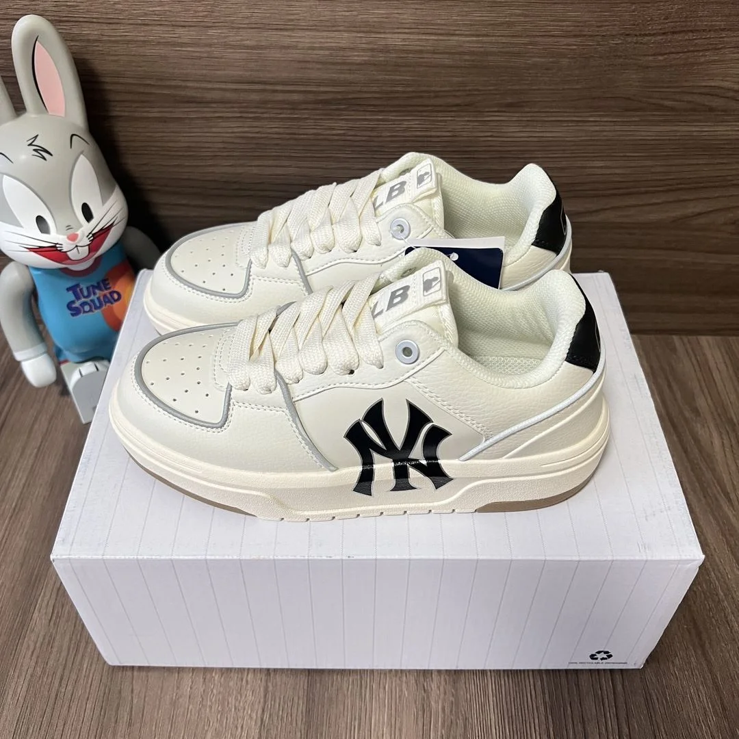 Tailored Gucci Low Shoes 24483