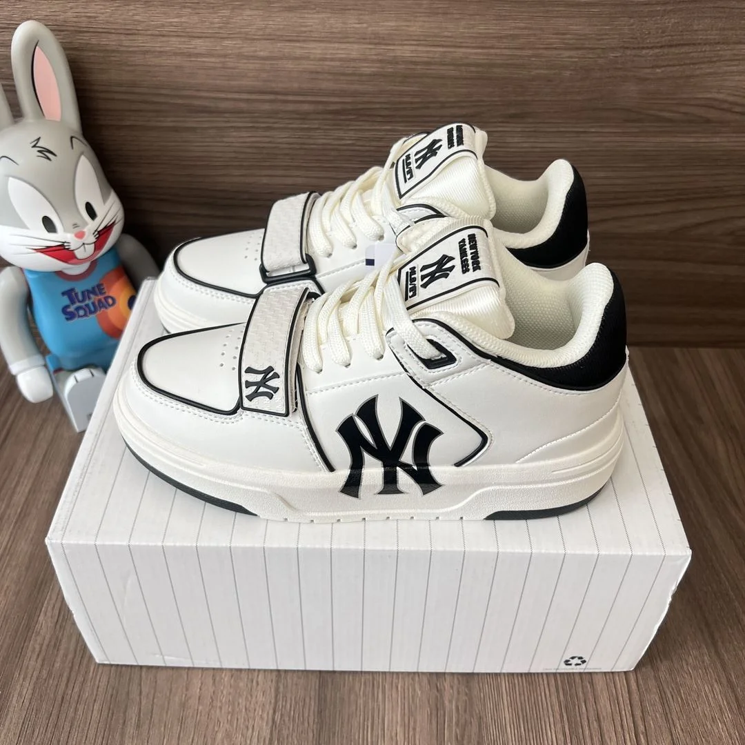 Gucci Low Shoes Lightweight 24476