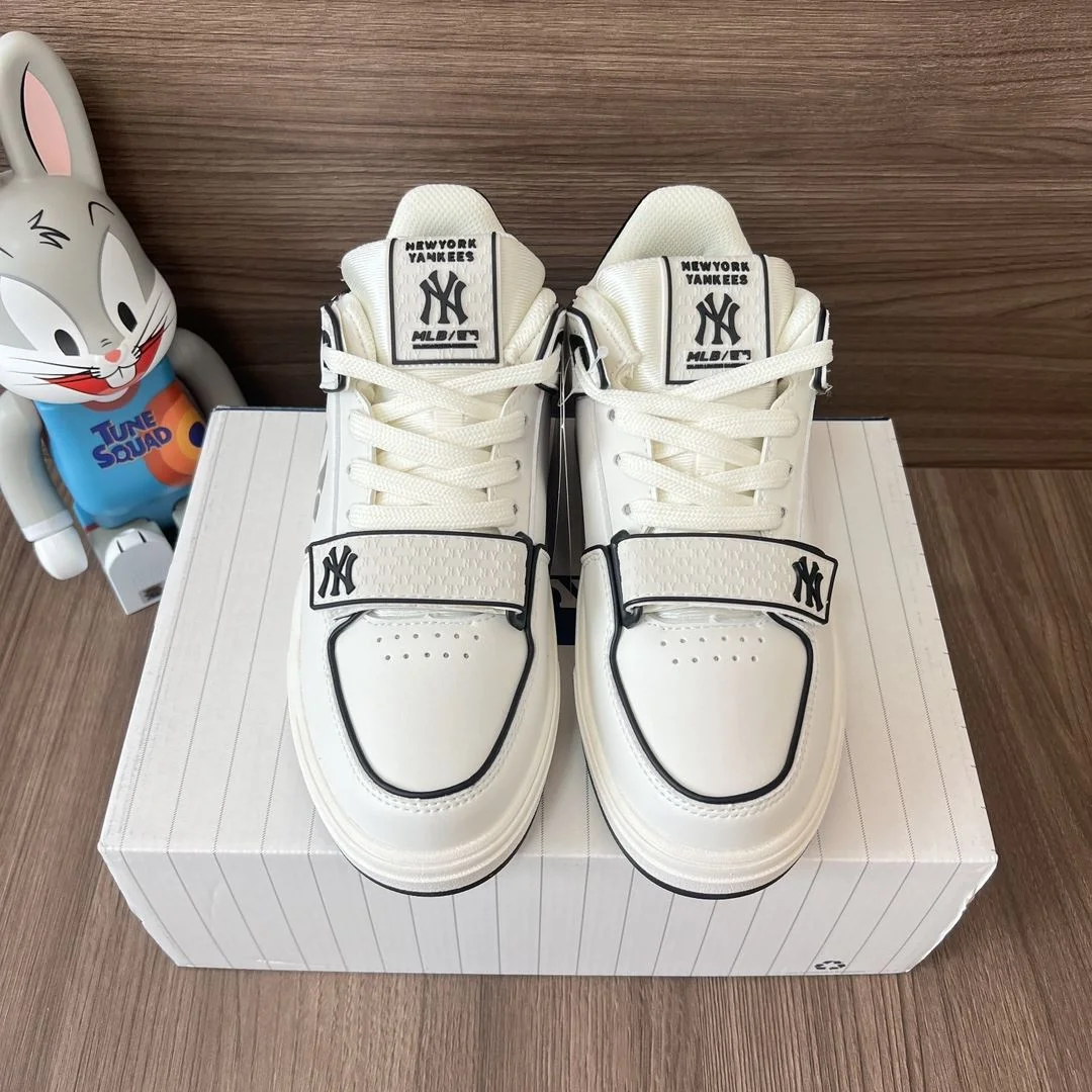Gucci Low Shoes Lightweight 24476