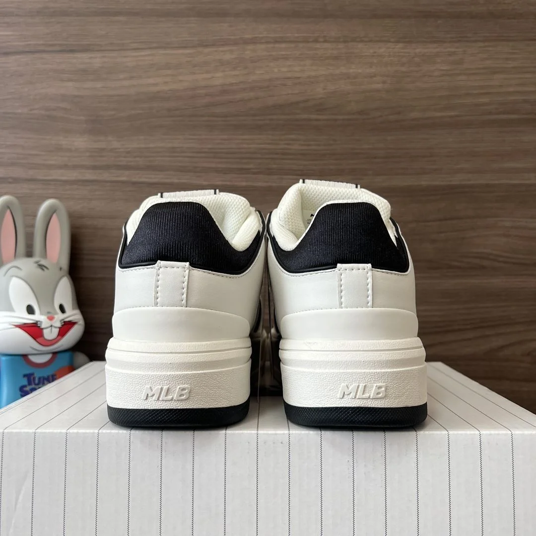 Gucci Low Shoes Lightweight 24476