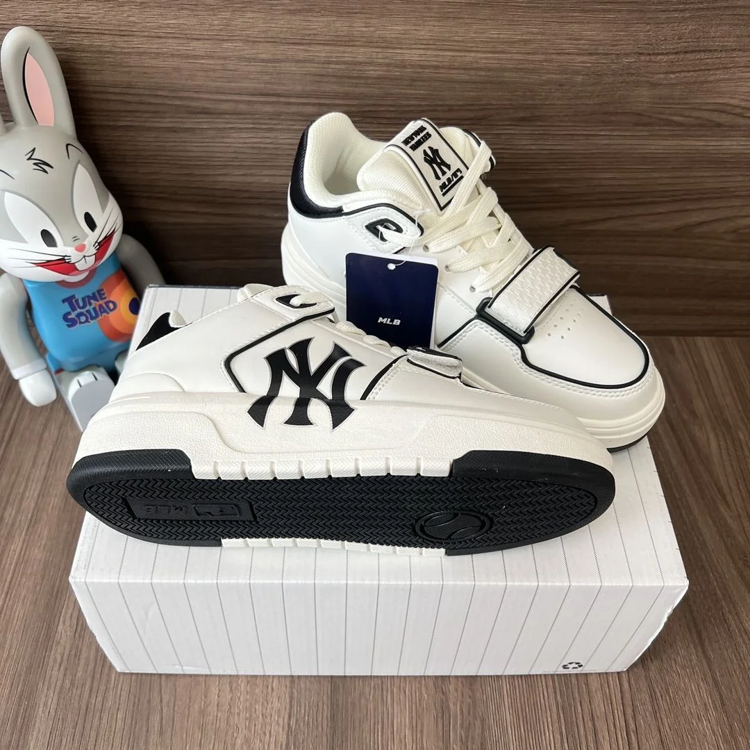 Gucci Low Shoes Lightweight 24476