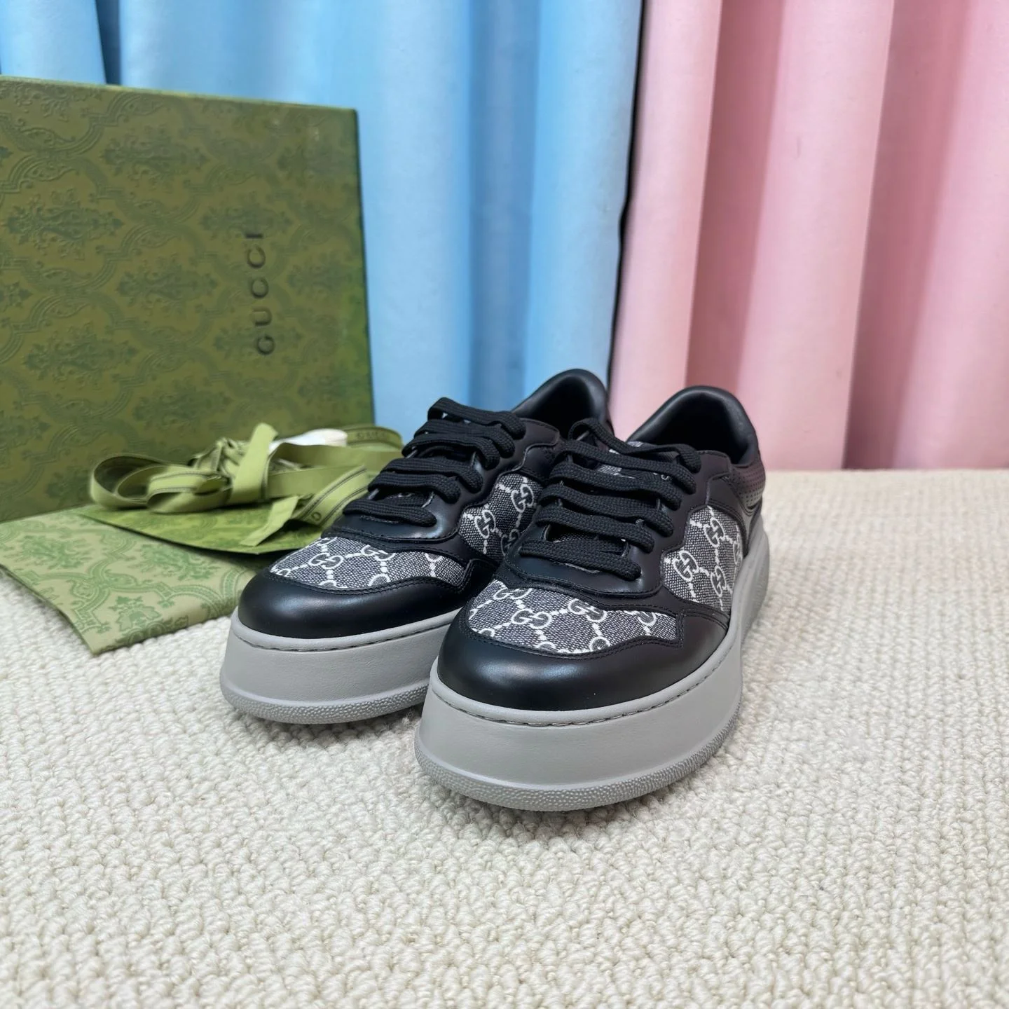 EasyCare Gucci Low Shoes 24471