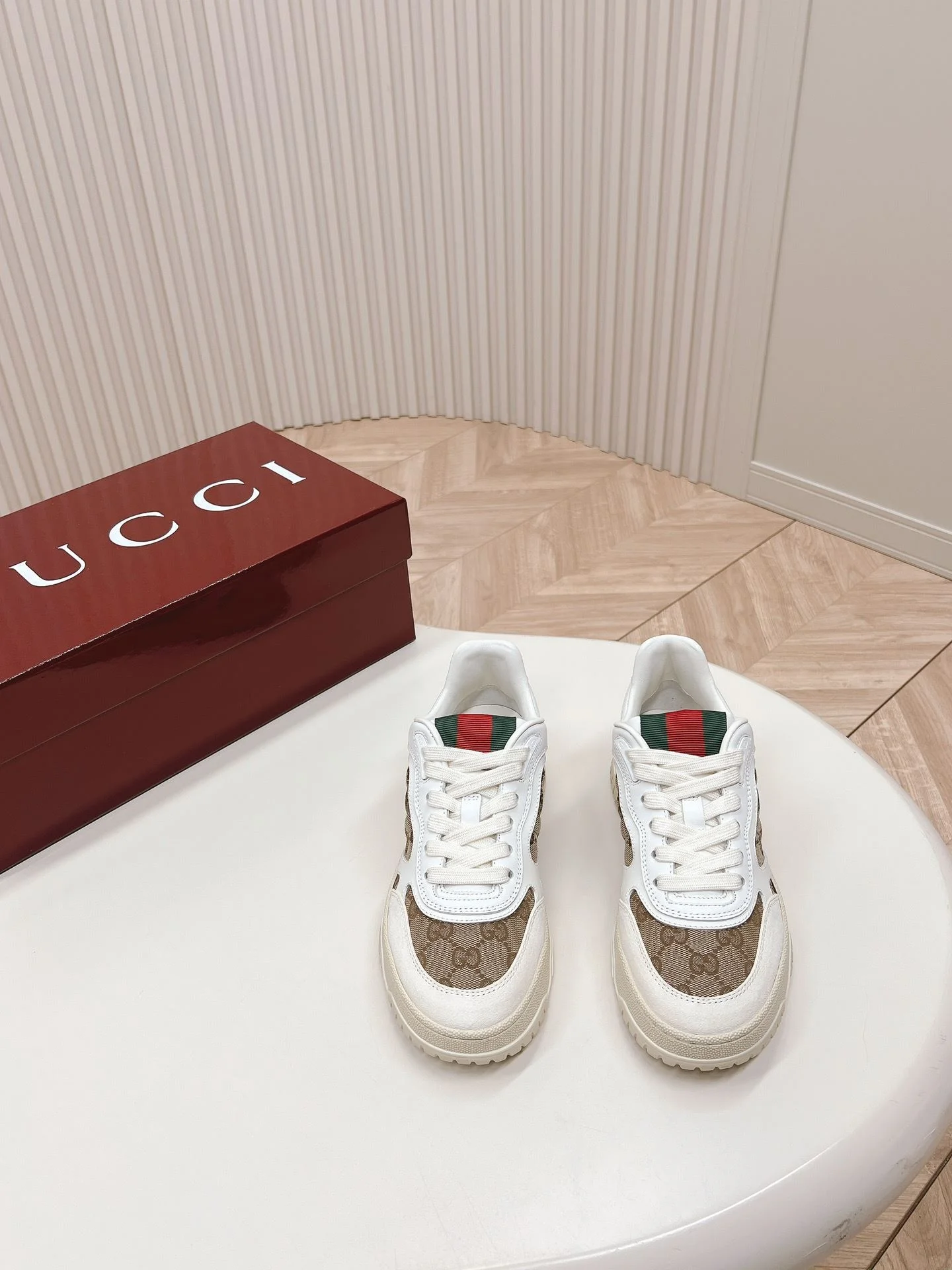 Gucci Low Shoes EasyCare 24474