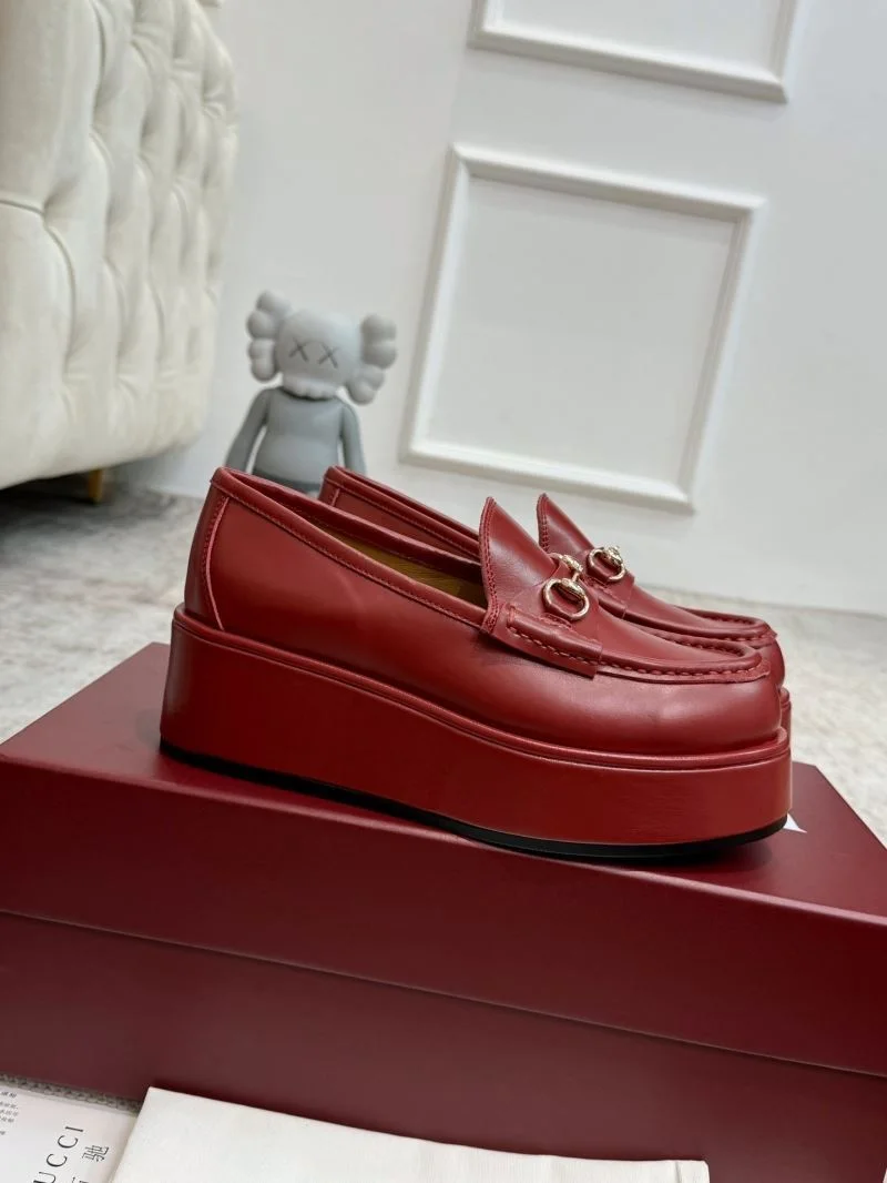 RelaxedFit Gucci Low Shoes 24468