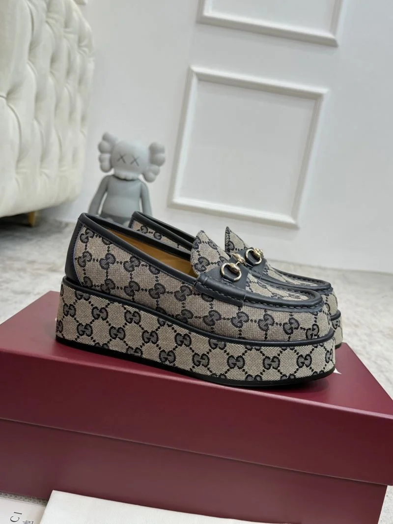 MultiPurpose Gucci Low Shoes 24465