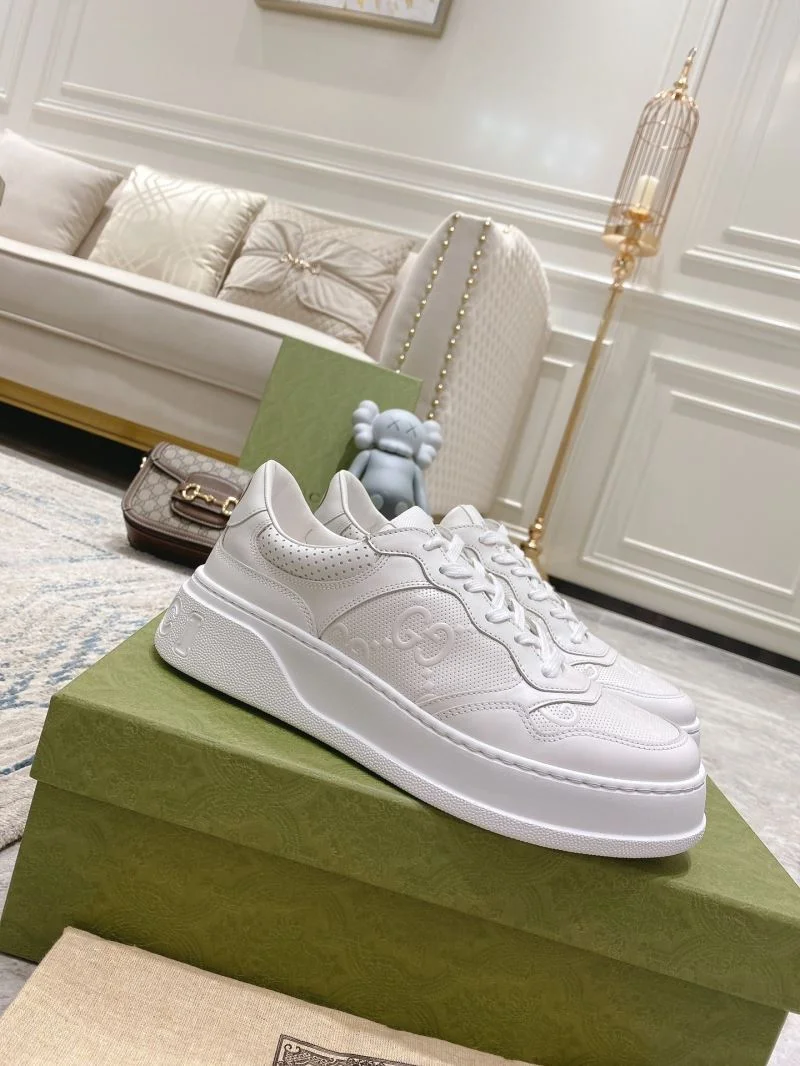 Modern Gucci Low Shoes 24444