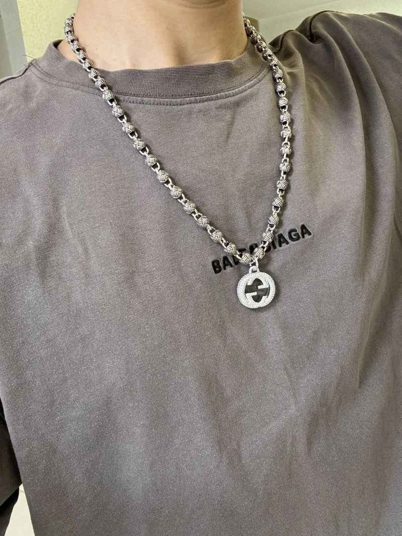 Snug Gucci Necklaces 245911
