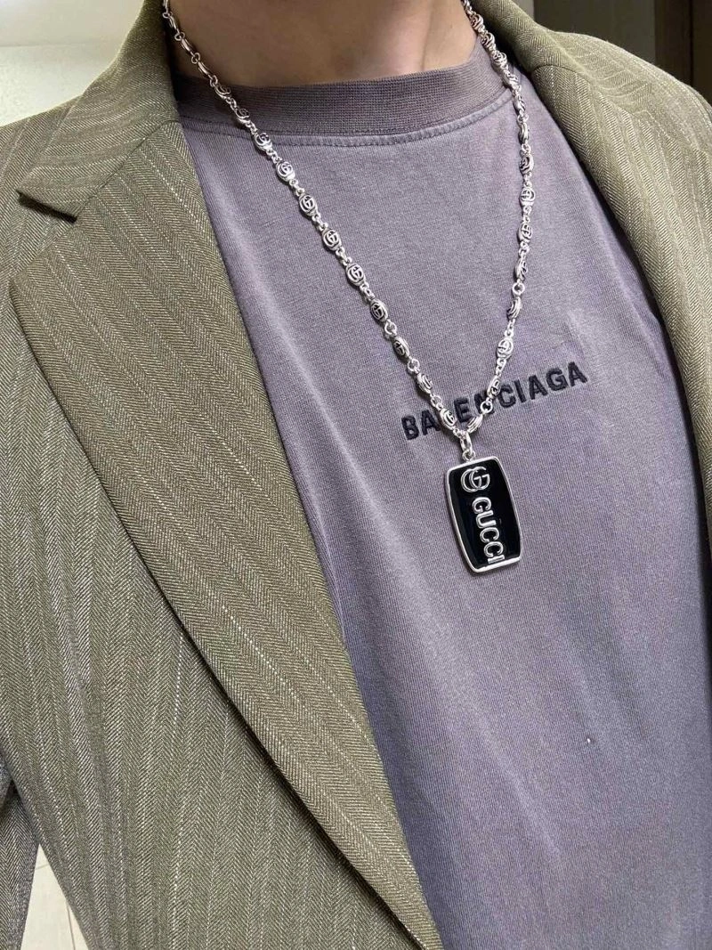 Snug Gucci Necklaces 246537
