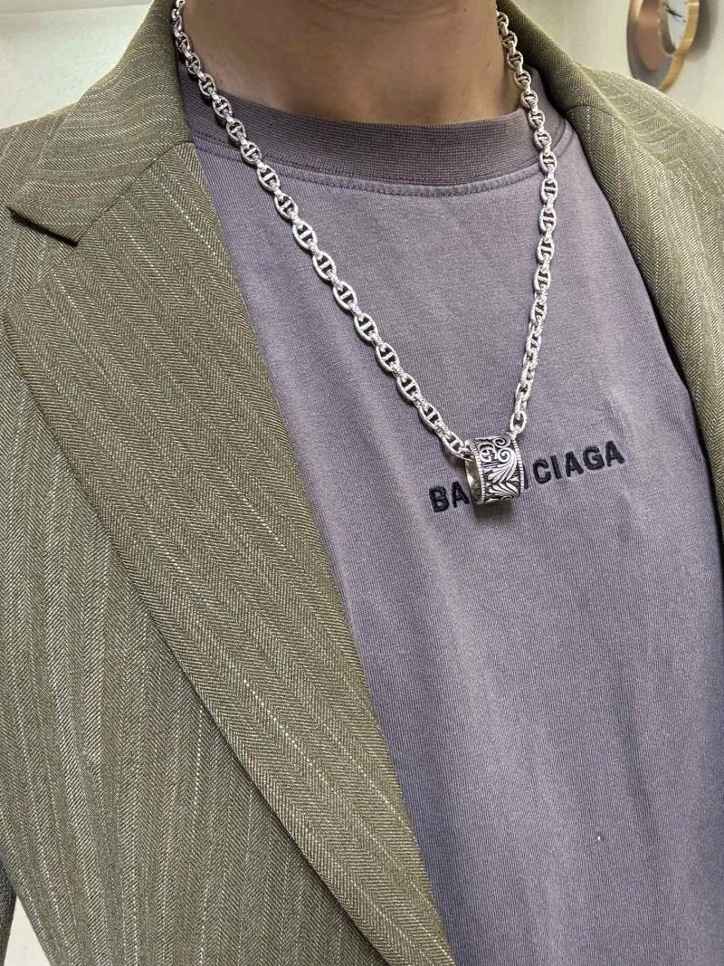 WaterResistant Gucci Necklaces 246533