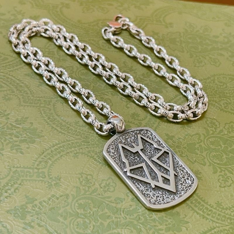 Gucci Necklaces Sleek 246204