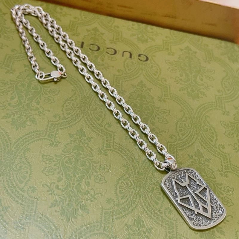 Gucci Necklaces Sleek 246204